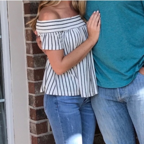 American Eagle Outfitters Tops - Off the shoulder grey and cream striped top
